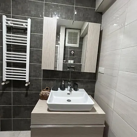 Comfortable New In Beyoglu
