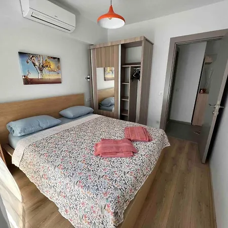 Comfortable New In Beyoglu *
